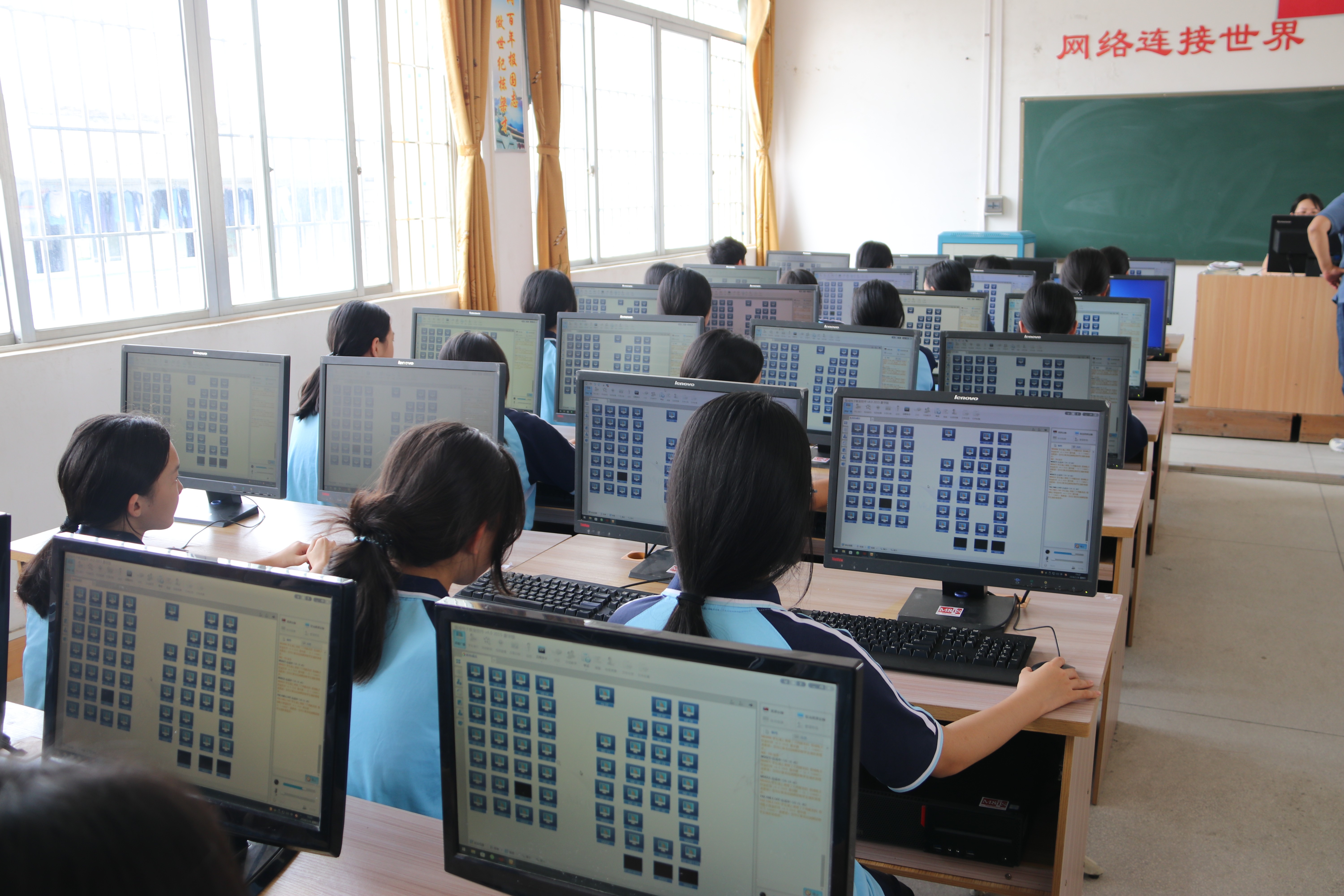 第一百五十四期至一百五十五期“綠色愛(ài)心電腦教室”標(biāo)準(zhǔn)電腦41套（深圳村田科技有限公司）